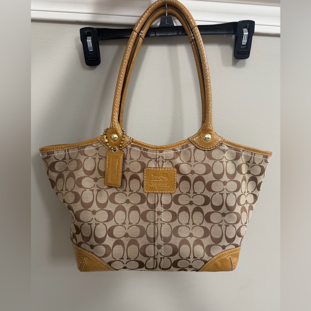 Coach Beige/Tan Signature Canvas Bleecker Tote